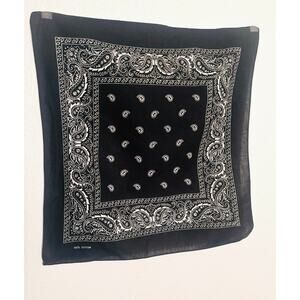 Vintage 100% cotton traditional Bandanna in classic black white pattern